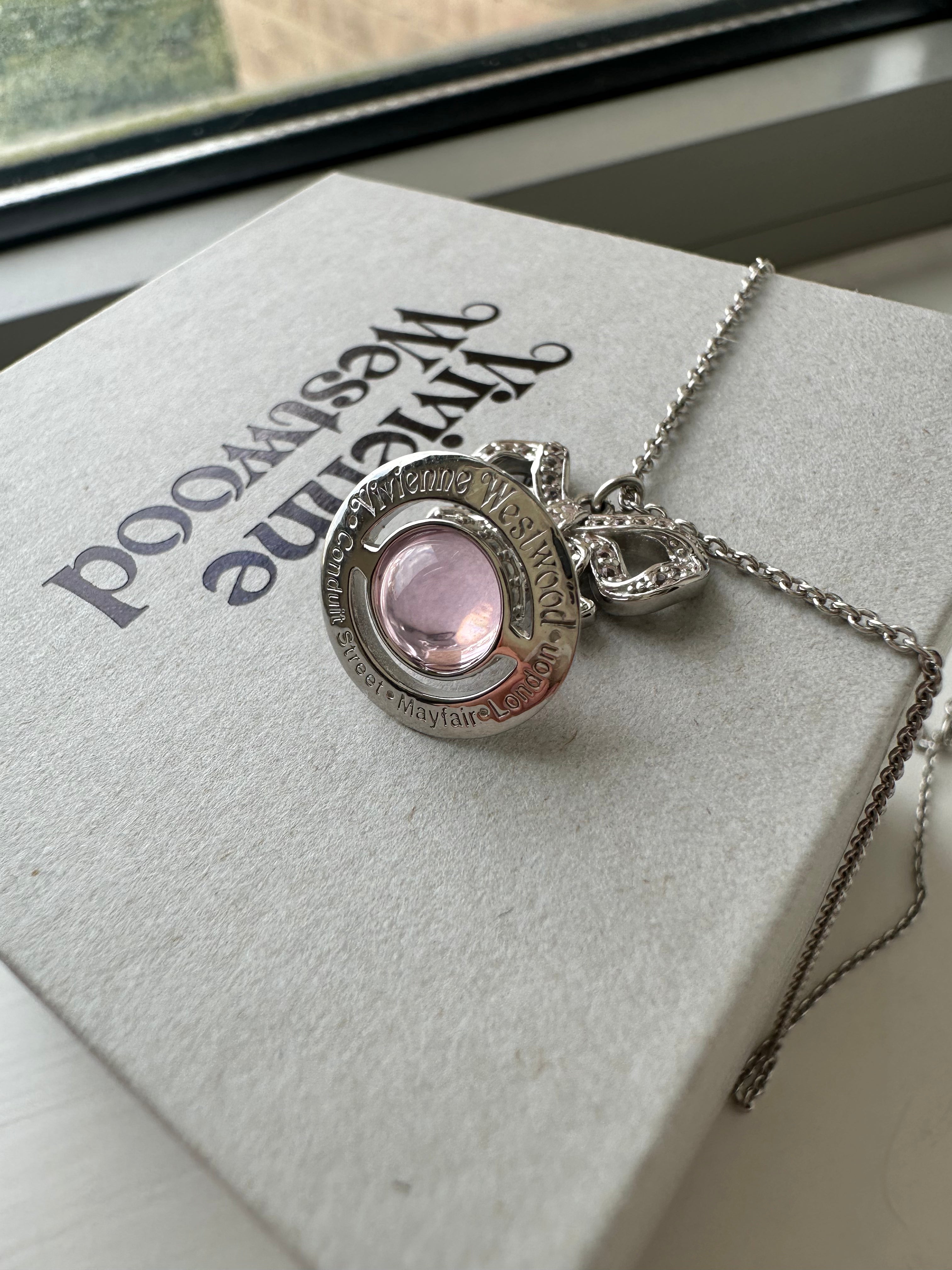 VIVIENNE WESTWOOD Octavie Pendant Necklace(Many)